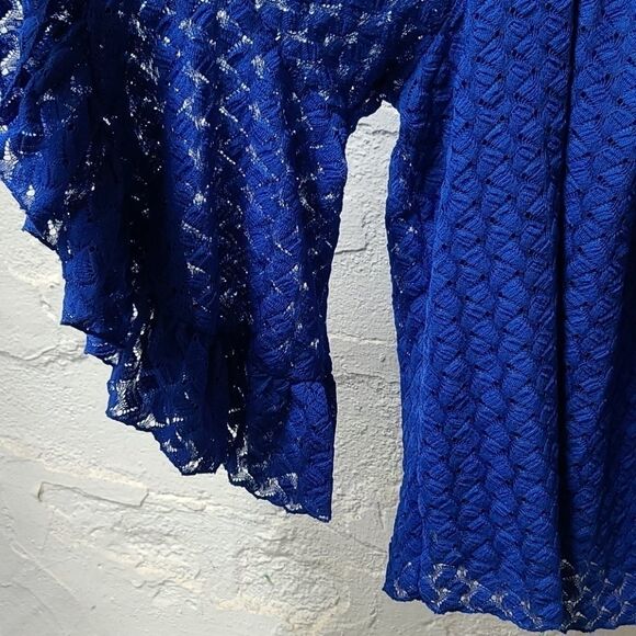 Fever Blue lace blouse bell sleeves - Picture 8 of 8